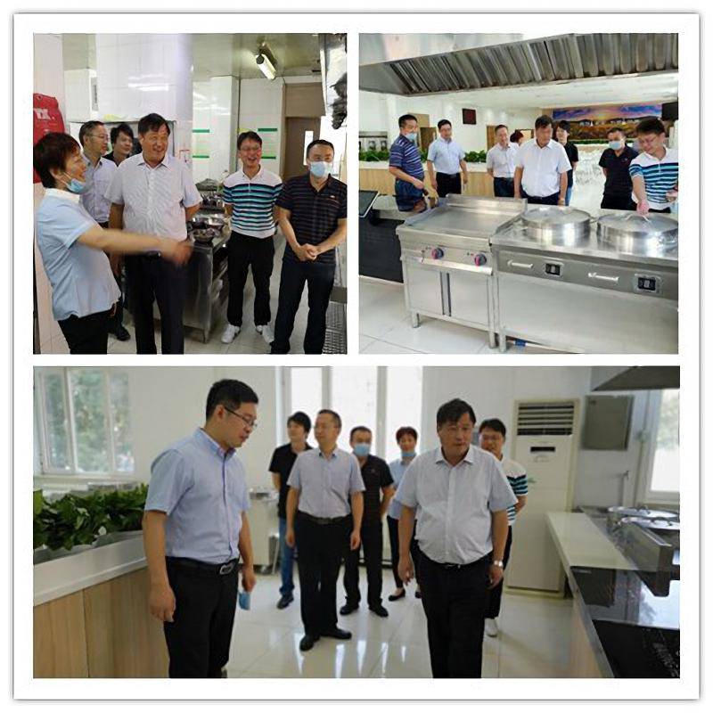徐開云、李成城檢查中國鈾業(yè)總部員工餐廳1.jpg